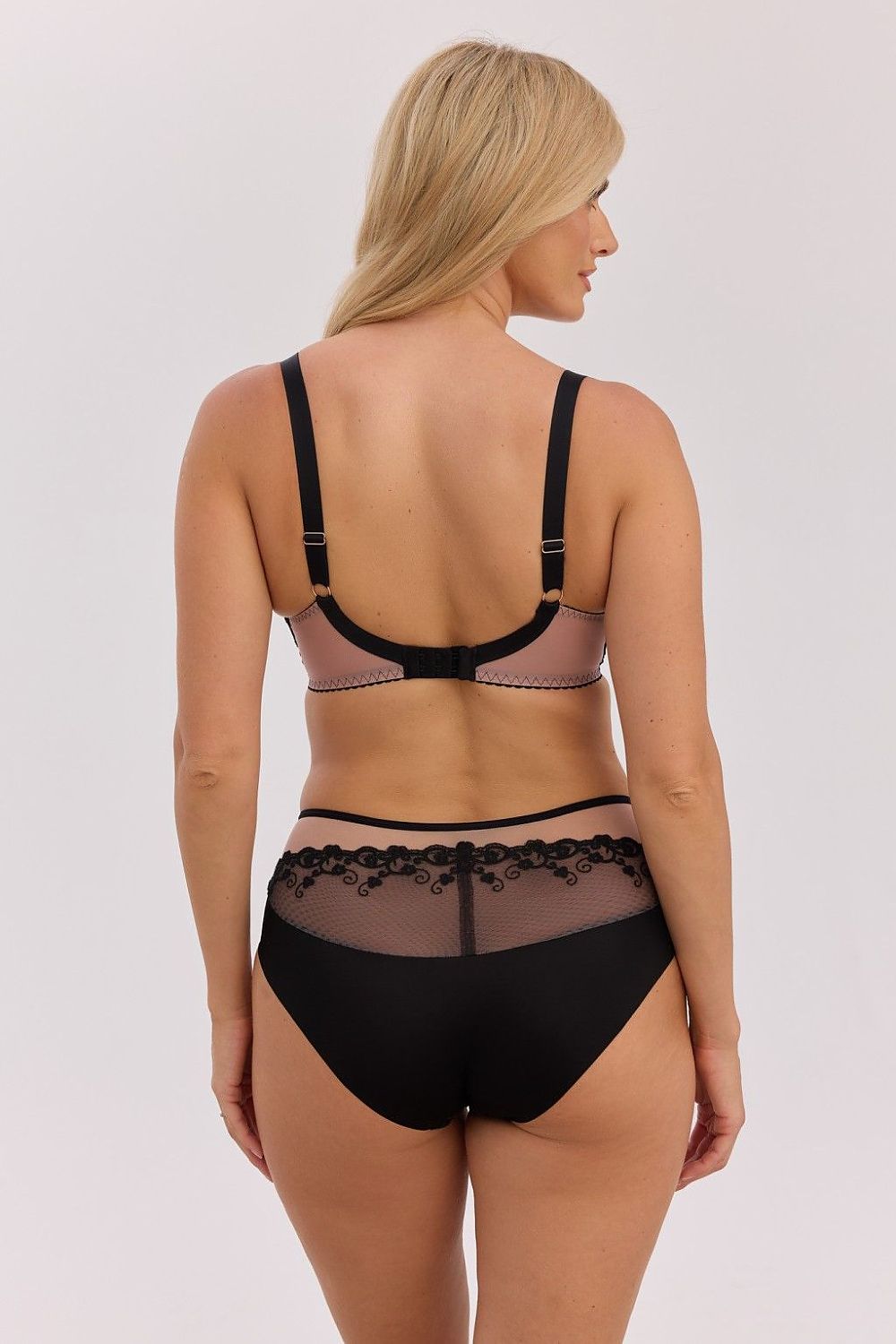  Figi Model Fatma 1374P Black - Gaia 