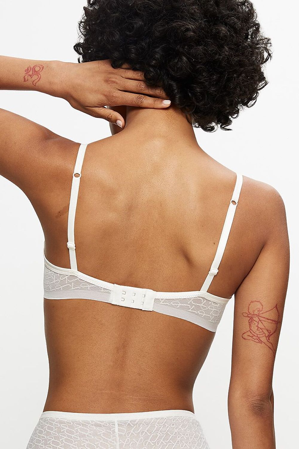  Biustonosz push up Biustonosz Usztywniany Model Signature Sheer 10215948-1595 218016 Ecru - Triumph 