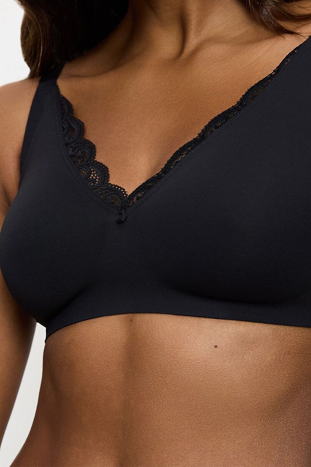  Biustonosz push up Biustonosz minimizer Model Amourette N01 10210668-0004 210556 Black - Triumph 