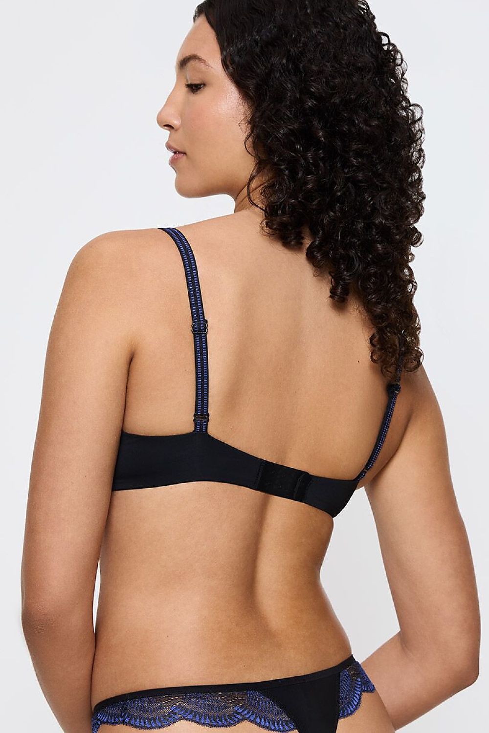  Biustonosz push up Biustonosz Push-up Model Comfort Glam WHU 10224965-0004 215844 Black/Navy - Triumph 