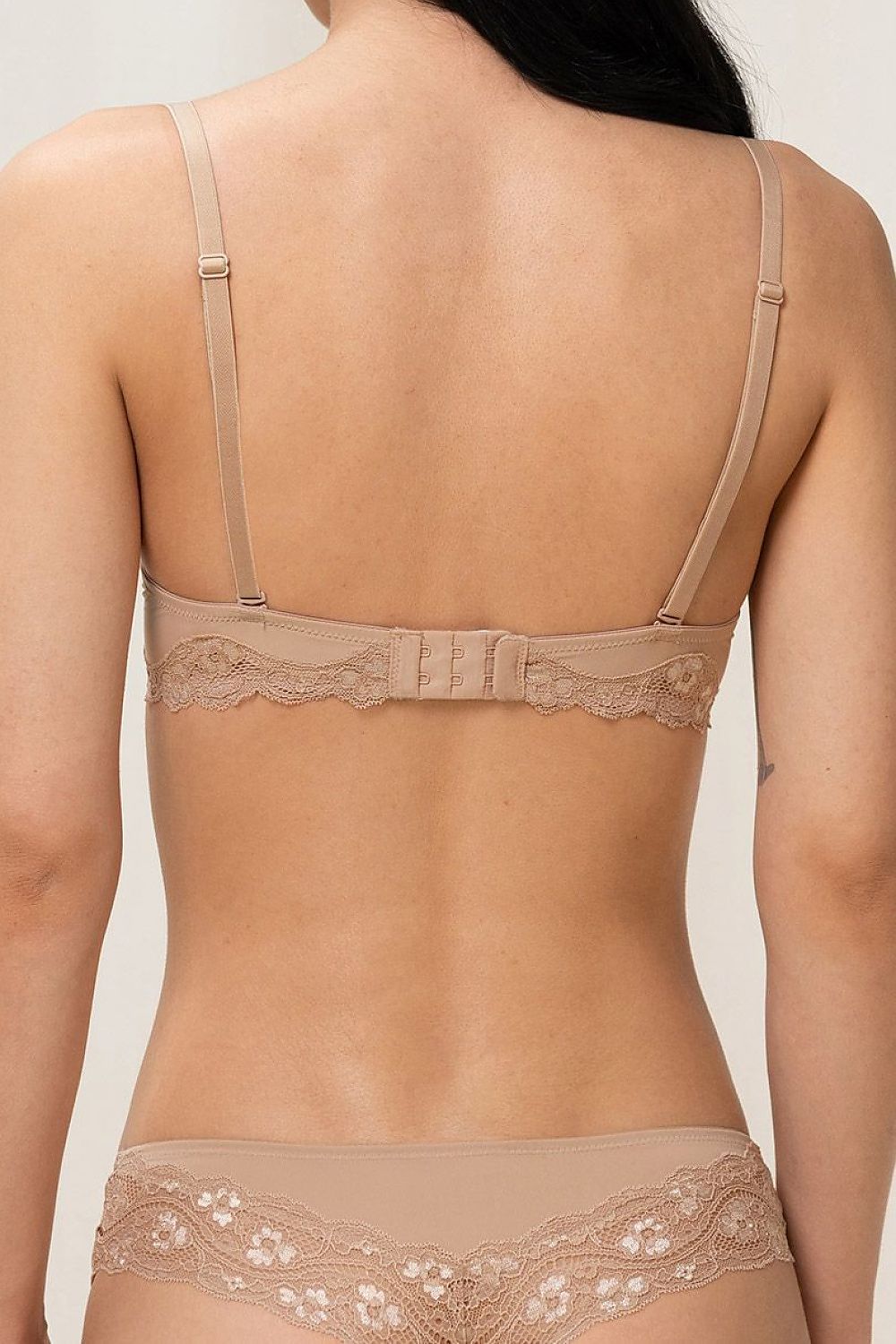  Biustonosz push up Biustonosz Push-up Model Lovely Micro WHUM 10186624 174917 Beige - Triumph 