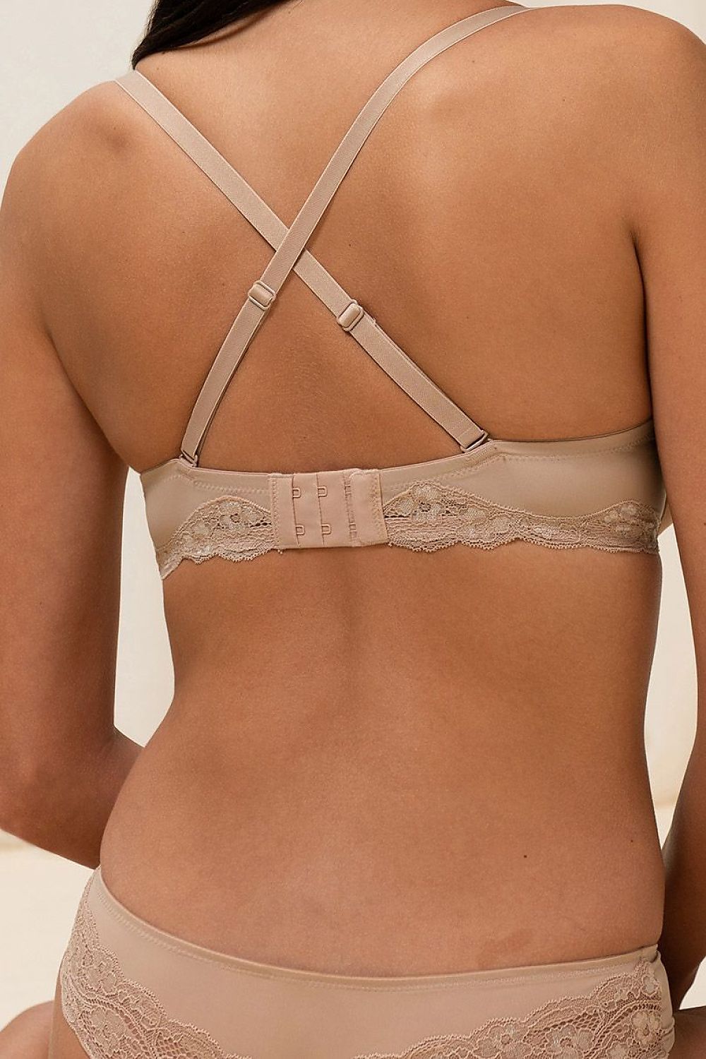  Biustonosz push up Biustonosz Push-up Model Lovely Micro WHUM 10186624 174917 Beige - Triumph 