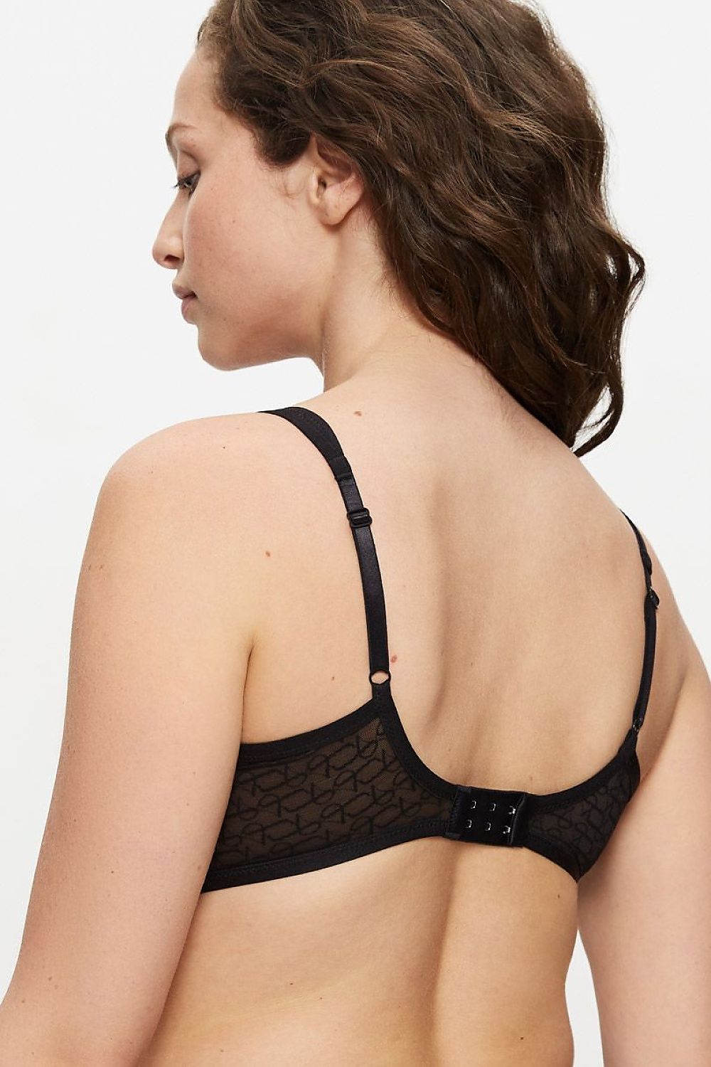  Biustonosz push up Biustonosz minimizer Model Signature Sheer W01 EX 10215906 178758 Black - Triumph 
