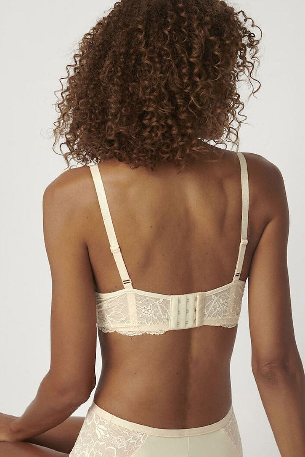  Biustonosz Soft Model Amourette Charm N03 10210687 160976 Cream - Triumph 