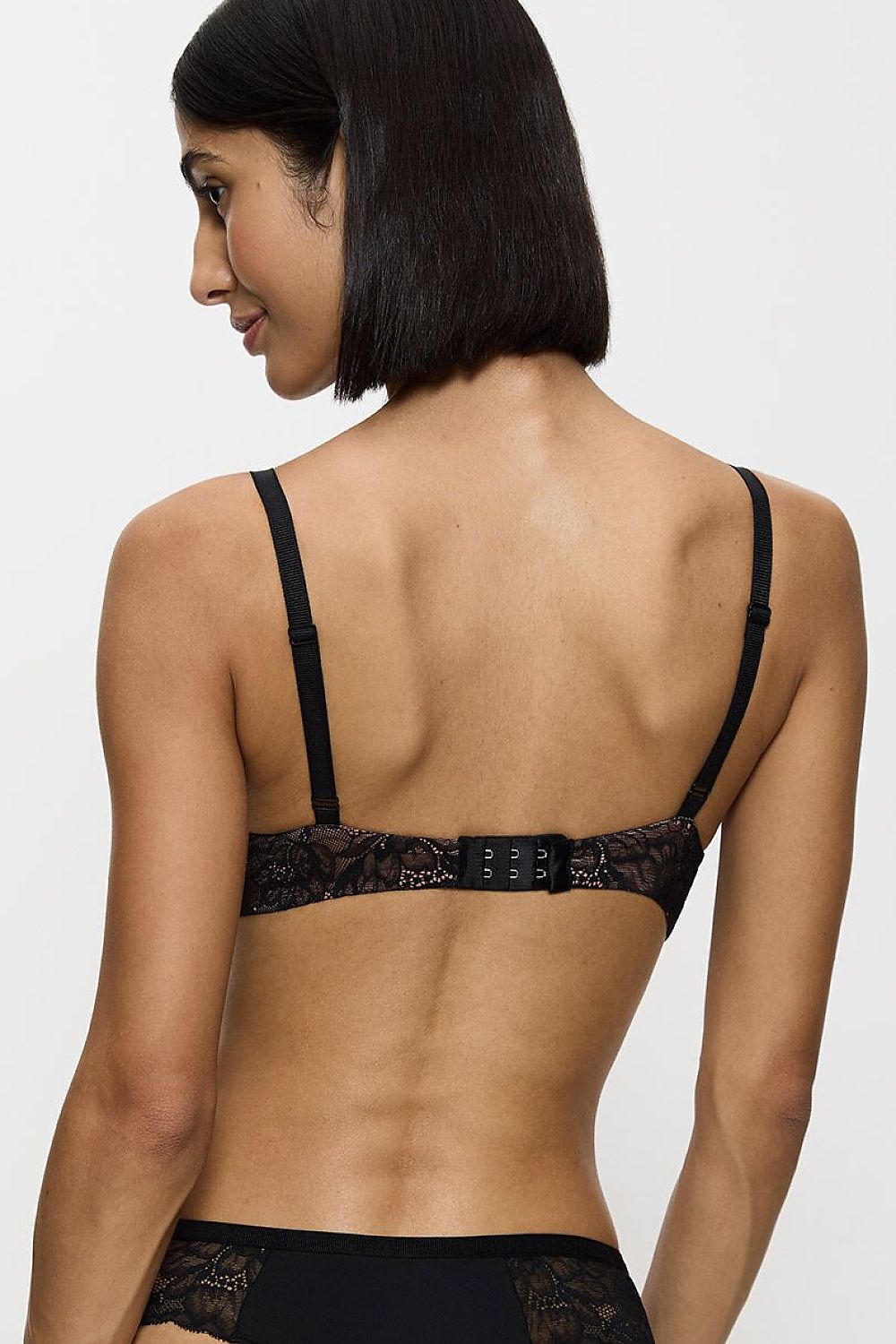  Biustonosz push up Biustonosz Usztywniany Model Amourette Charm WHP01 10198845-0004 225975 Black - Triumph 