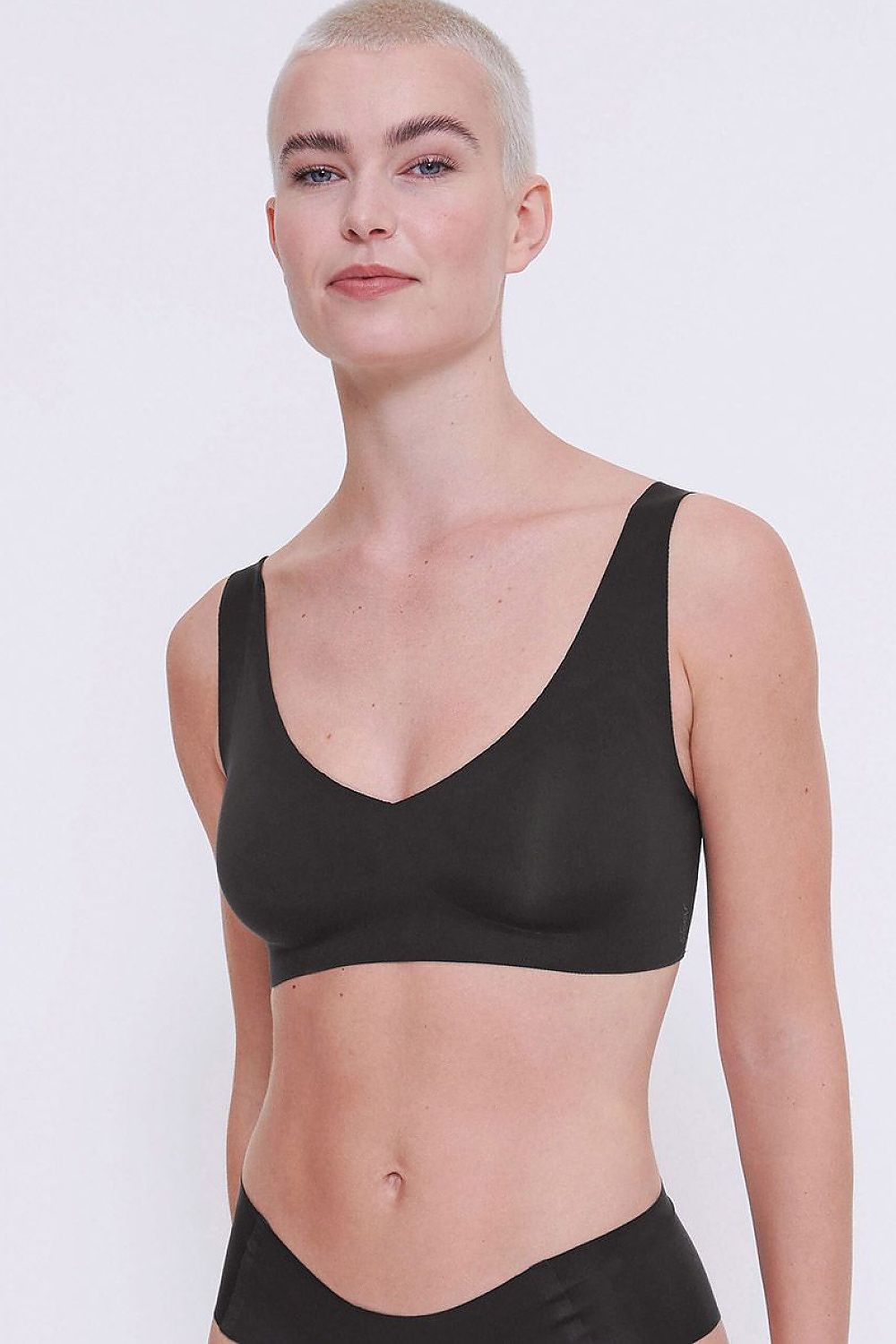  Biustonosz Soft Biustonosz Sportowy Model braletka ZERO Feel 2.0 10217728-0004 186486 Black - Sloggi 