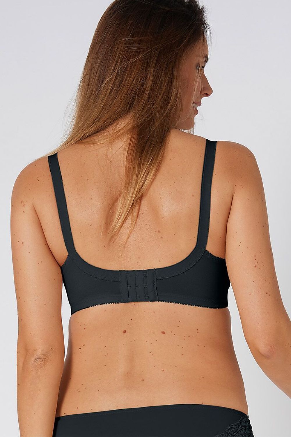  Biustonosz Soft Model Claudette 104 N X 10166799-0004 232027 Black - Triumph 