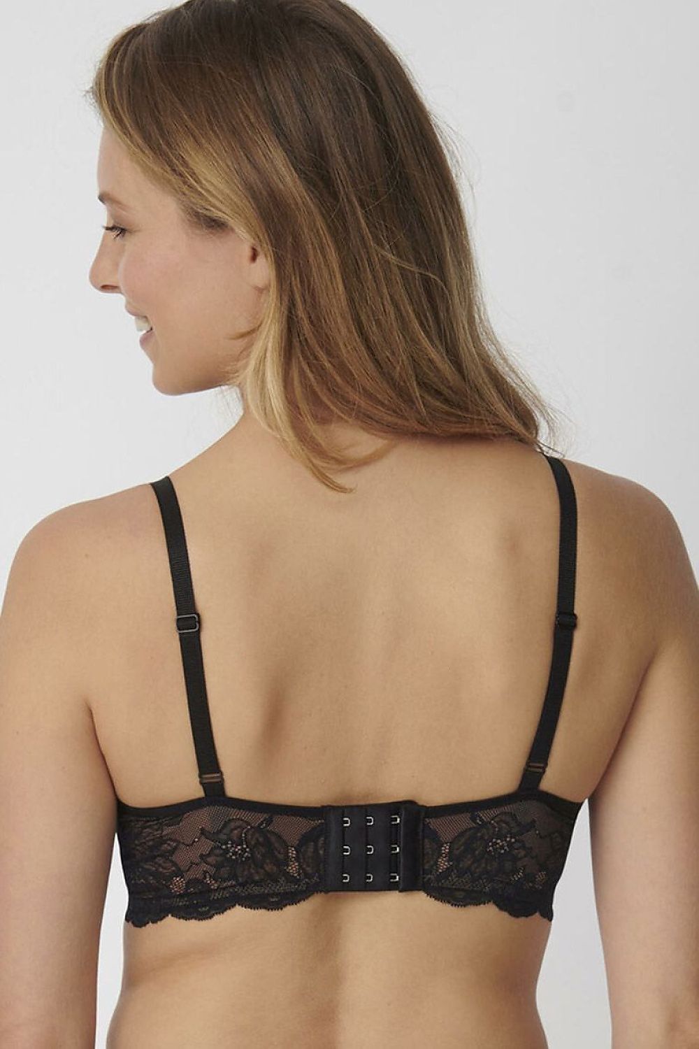  Biustonosz Soft Model Amourette Charm N03 10210687 165544 Black - Triumph 
