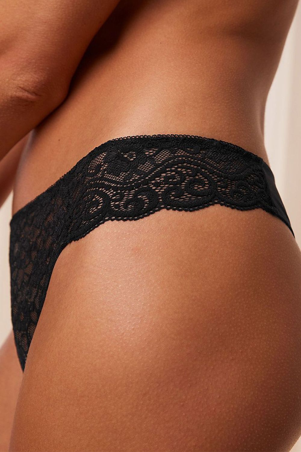  Stringi Model Amourette 10219152-0004 190280 Black - Triumph 