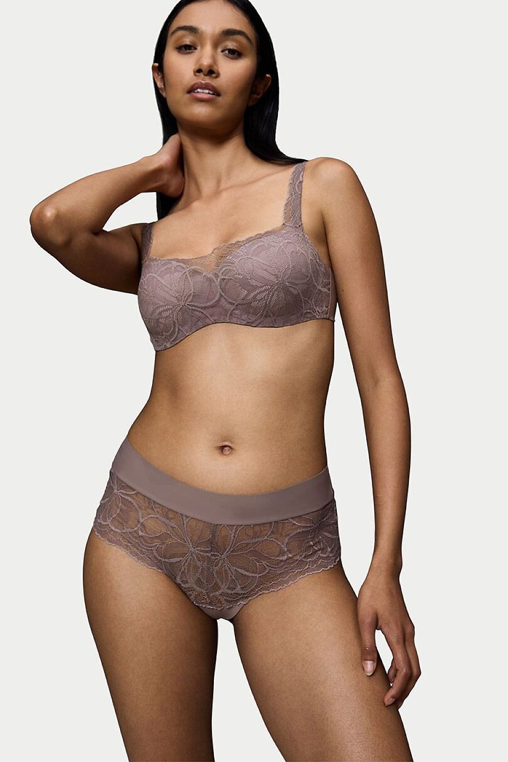 Figi Model Body Make-Up Illusion Lace Shorty 10219748-3091 207130 Gołębi - Triumph 