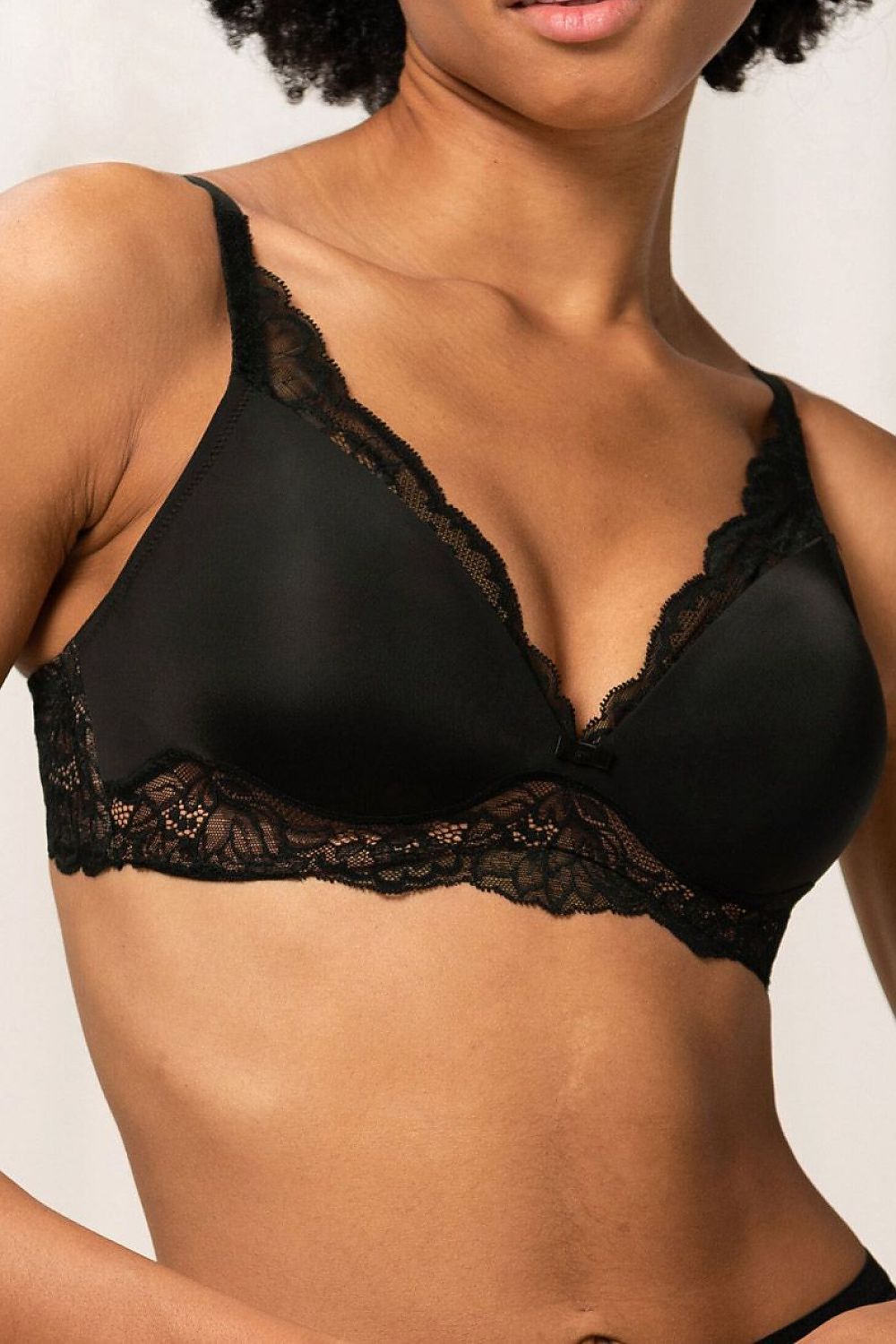  Biustonosz push up Biustonosz Usztywniany Model Amourette Charm P 10201694 189268 Black - Triumph 