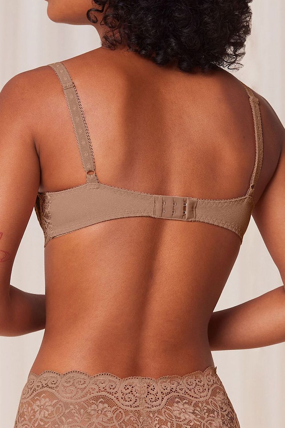  Biustonosz Soft Model Amourette 300 10166797 189294 Beige - Triumph 