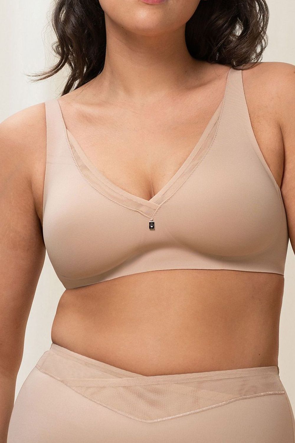  Biustonosz Soft Model True Shape Sensation N01 10207952 181087 Light Beige - Triumph 