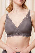  Biustonosz push up Biustonosz Usztywniany Model Amourette Charm T P 10214457 177424 Gołębi - Triumph 