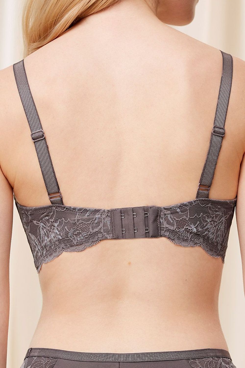  Biustonosz push up Biustonosz Usztywniany Model Amourette Charm T P 10214457 177424 Gołębi - Triumph 