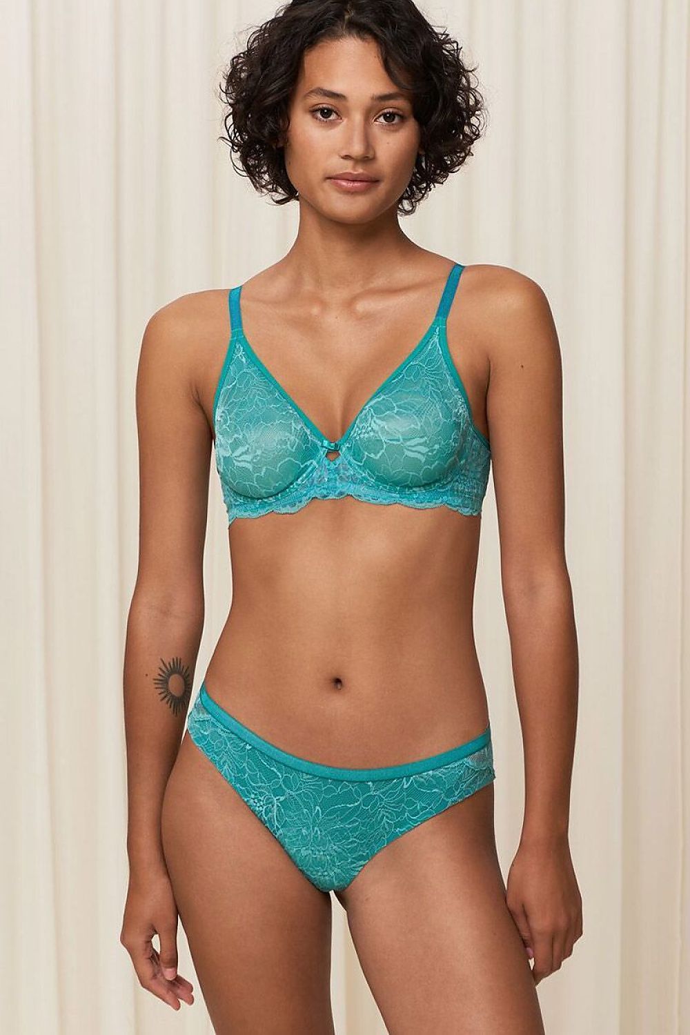  Biustonosz Soft Model Amourette Charm T W02 10214458 176908 Turkus - Triumph 