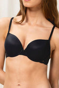  Biustonosz push up Biustonosz Push-up Model Lovely Micro WHUM 10186624 189297 Black - Triumph 