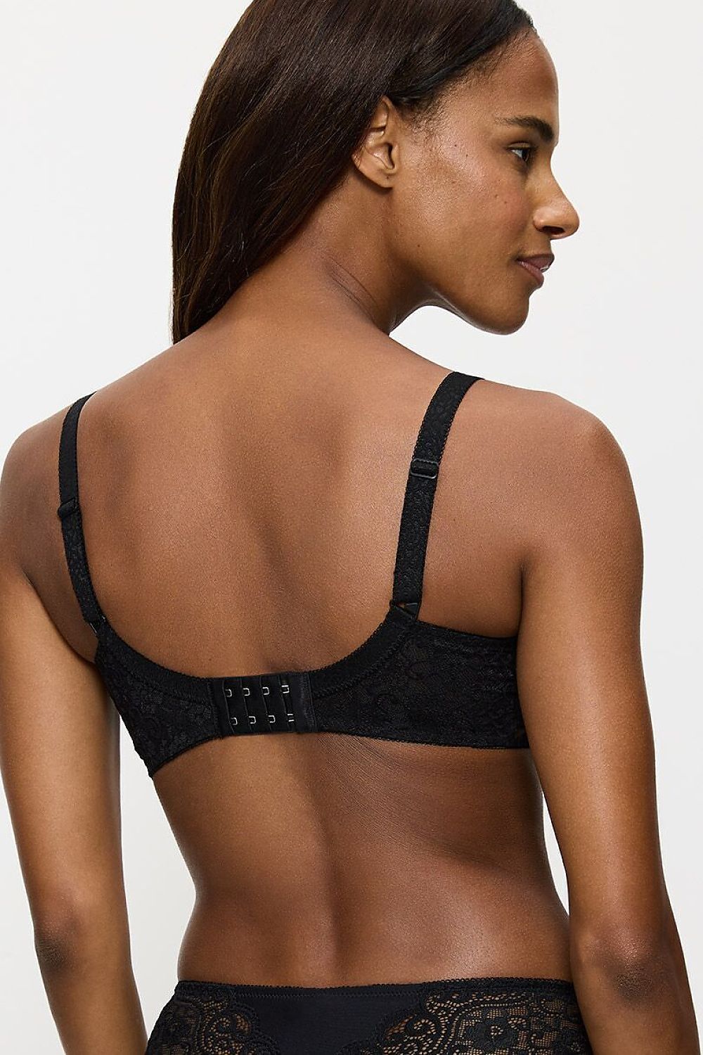  Biustonosz push up Biustonosz minimizer Model Amourette N01 10210668-0004 232069 Black - Triumph 