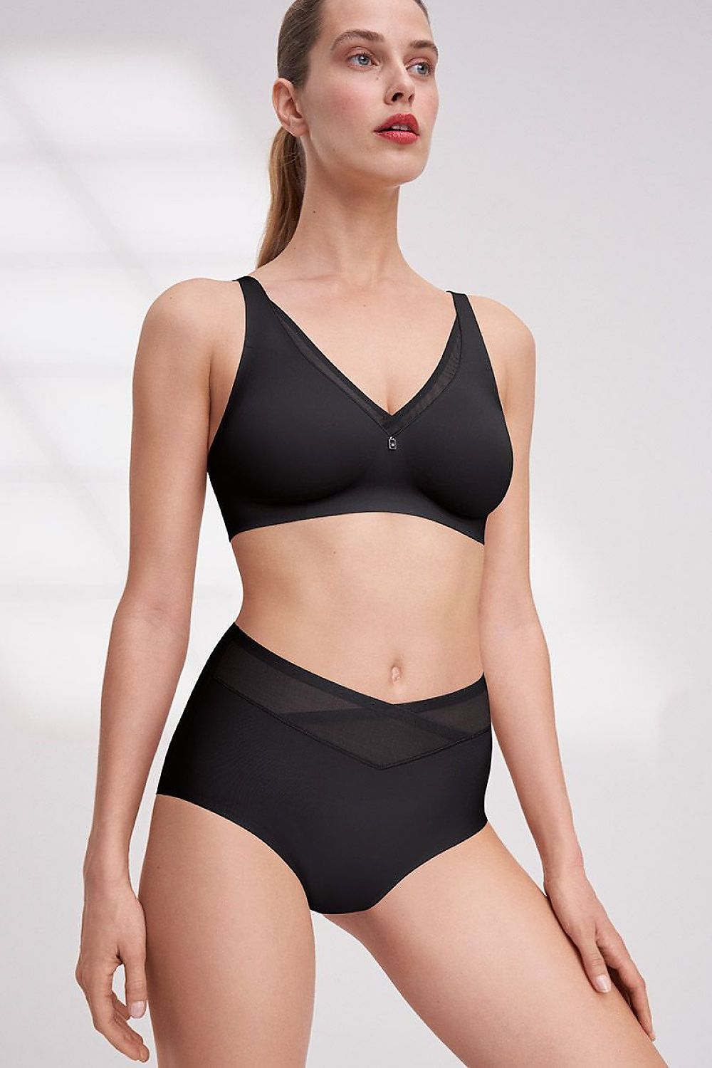  Biustonosz Soft Model True Shape Sensation N01 10207952 187397 Black - Triumph 