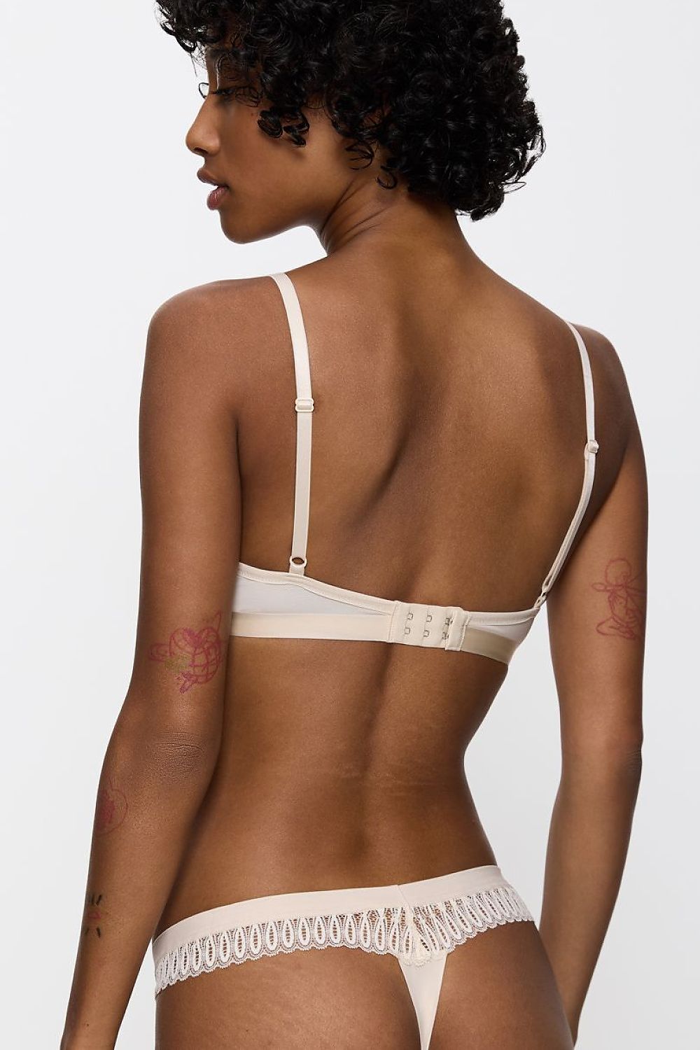  Stringi Model Aura Spotlight High Leg string 10207998 165593 Cream - Triumph 